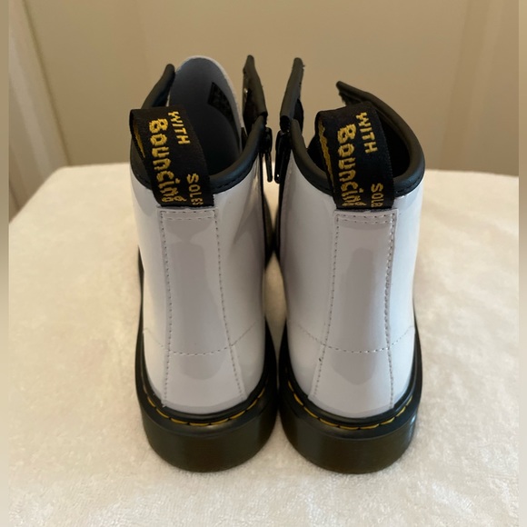 Doc Marten Kids Boots- Size 5 (Junior Girls); Size 4 (Boys) - Picture 5 of 10